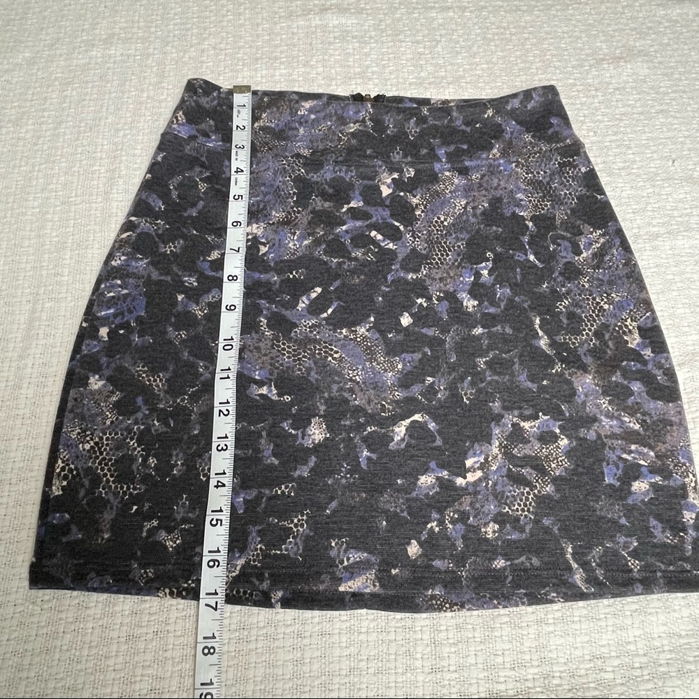 SILENCE + NOISE / URBAN OUTFITTERS animal multi print mini skirt - Picture 10 of 11
